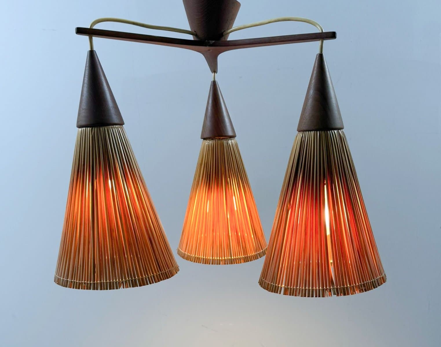Lampa sufitowa, Space Age, teak brązowy, rattan miodowy, Dania, lata 70. - 277156
