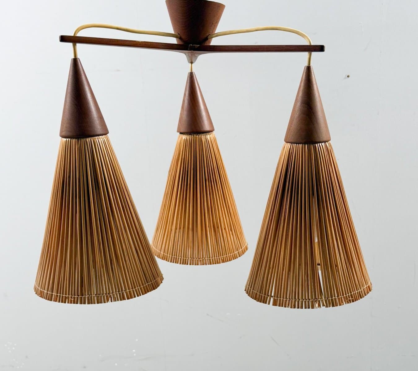 Lampa sufitowa, Space Age, teak brązowy, rattan miodowy, Dania, lata 70. - 277146