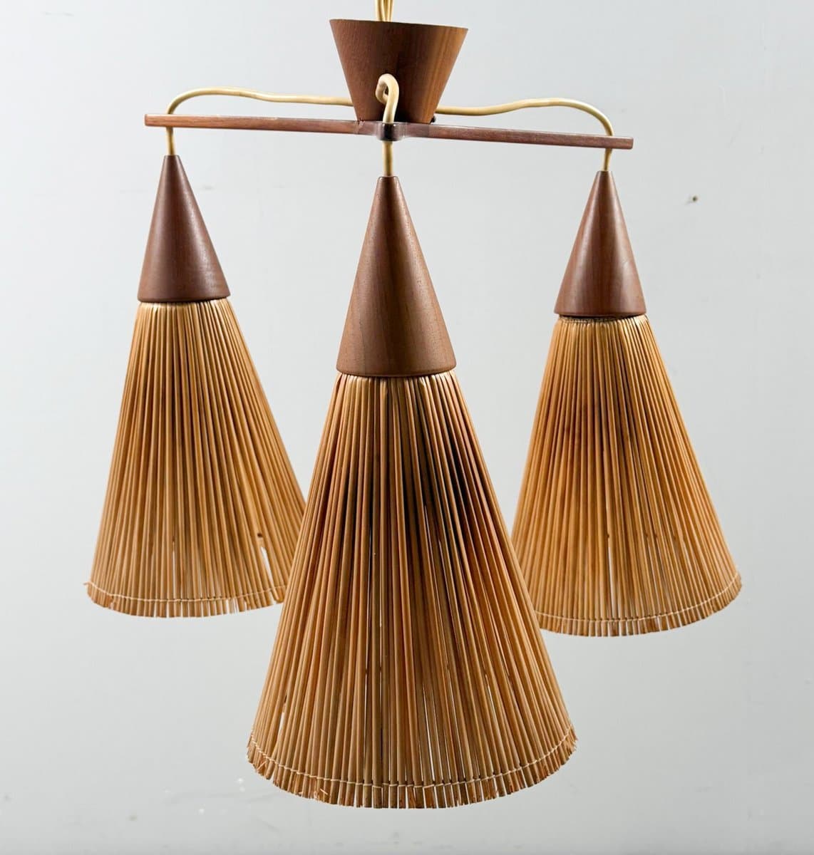 Lampa sufitowa, Space Age, teak brązowy, rattan miodowy, Dania, lata 70. - 277145