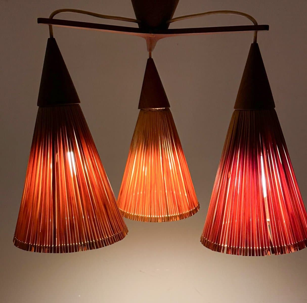 Lampa sufitowa, Space Age, teak brązowy, rattan miodowy, Dania, lata 70. - 277147