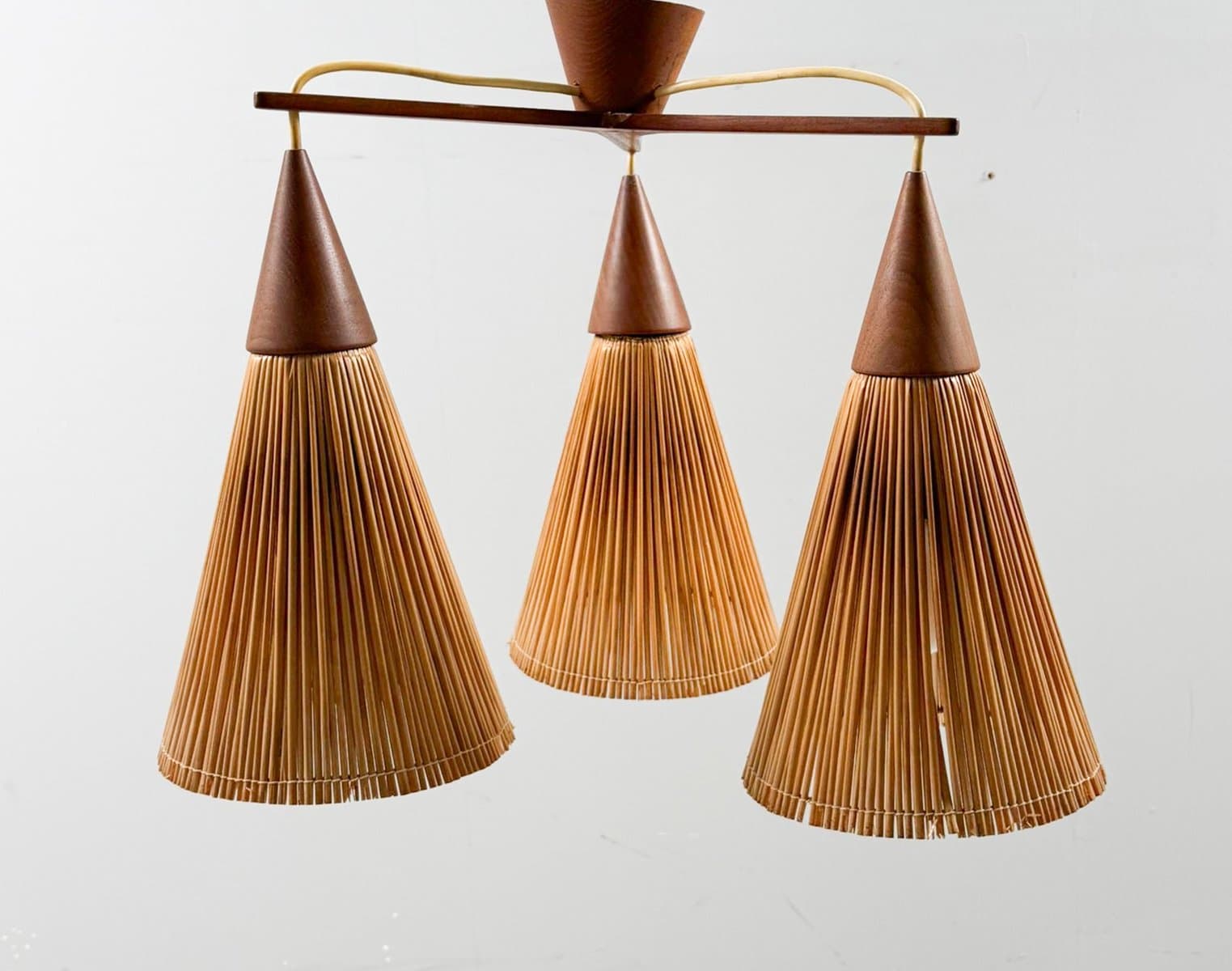 Lampa sufitowa, Space Age, teak brązowy, rattan miodowy, Dania, lata 70. - 277148