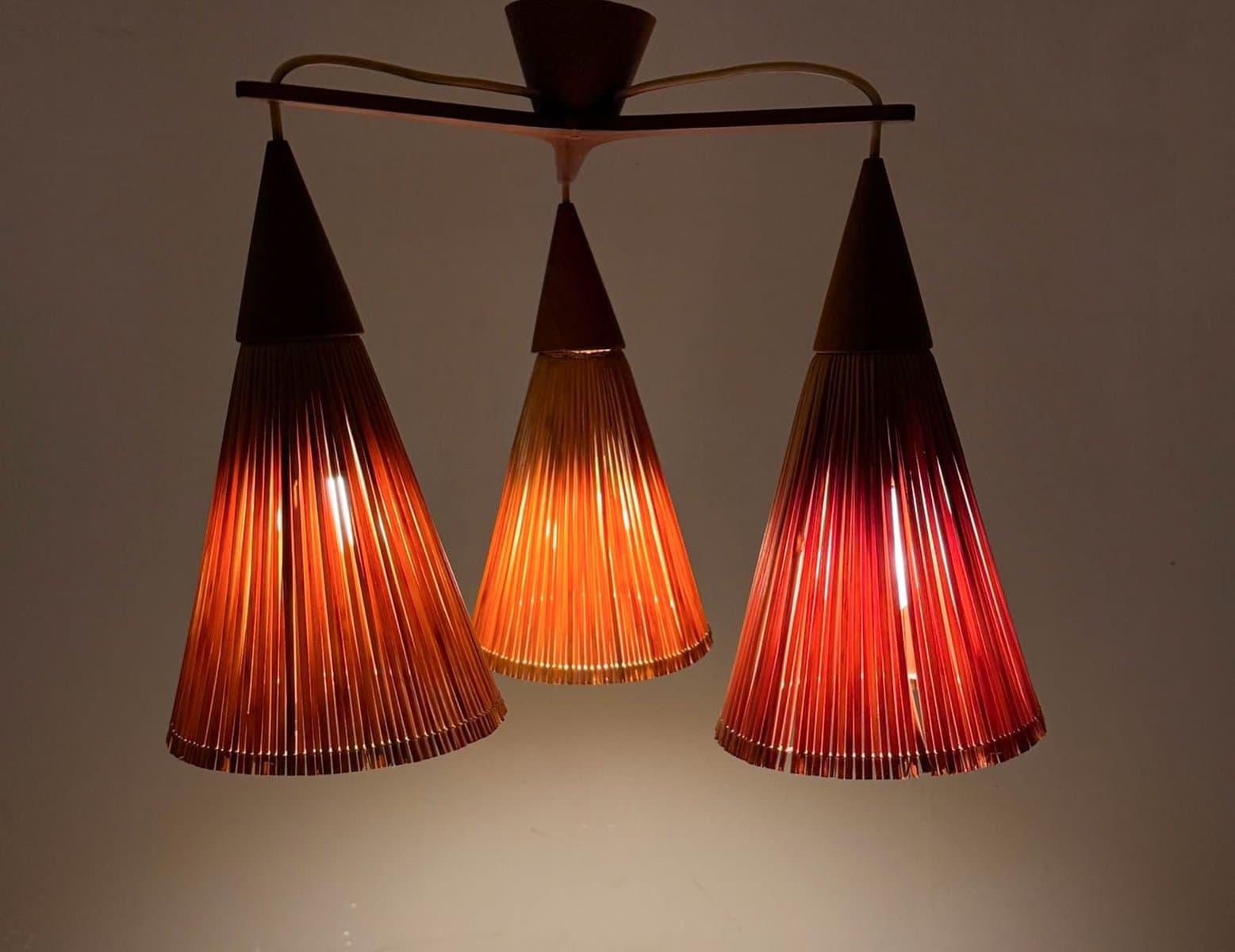 Lampa sufitowa, Space Age, teak brązowy, rattan miodowy, Dania, lata 70. - 277154