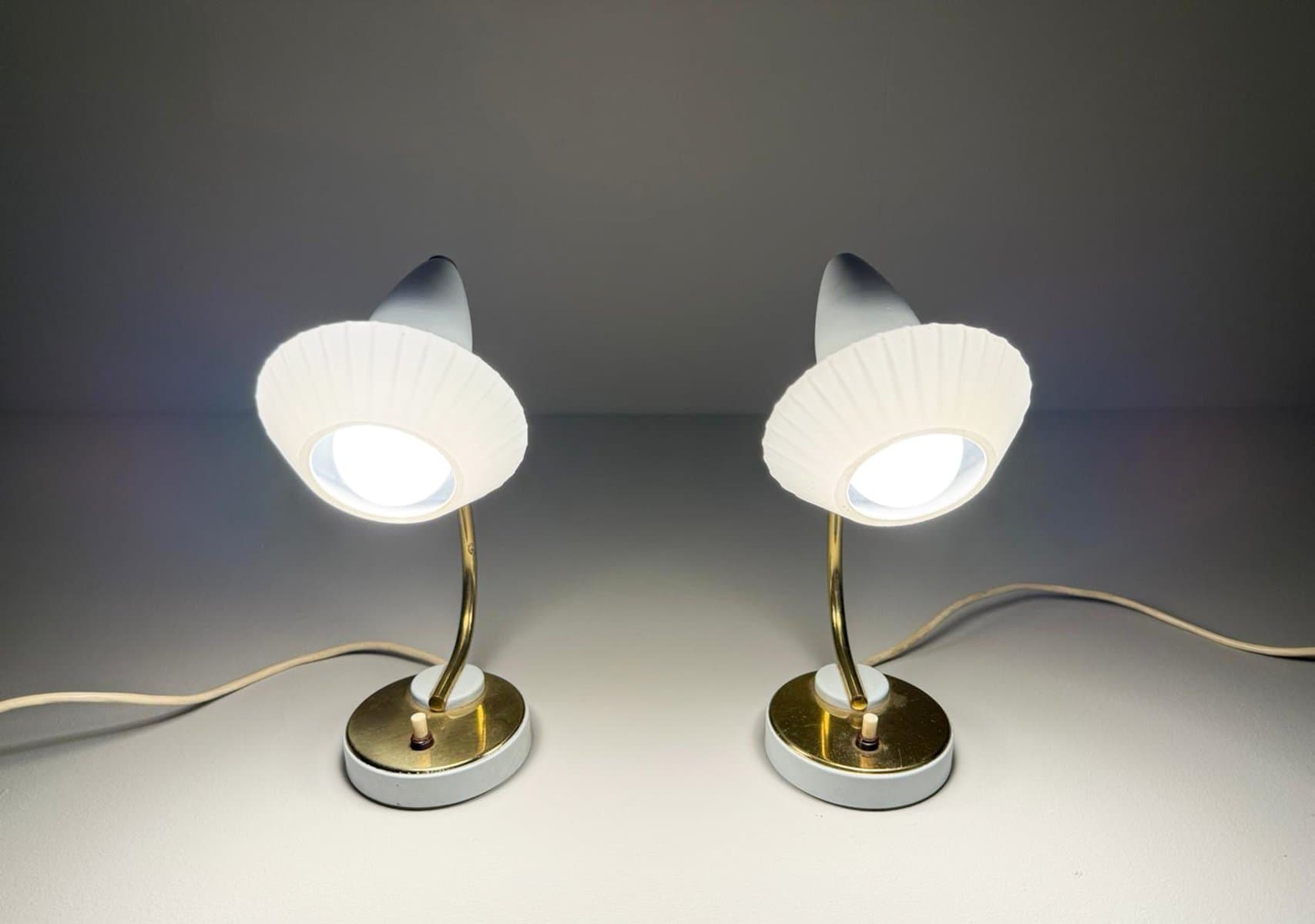 Para lamp stołowych Space Age, szkło opalowe niebieskie, mosiądz złoty, aluminium niebieski, Francja, lata 60. - 277016