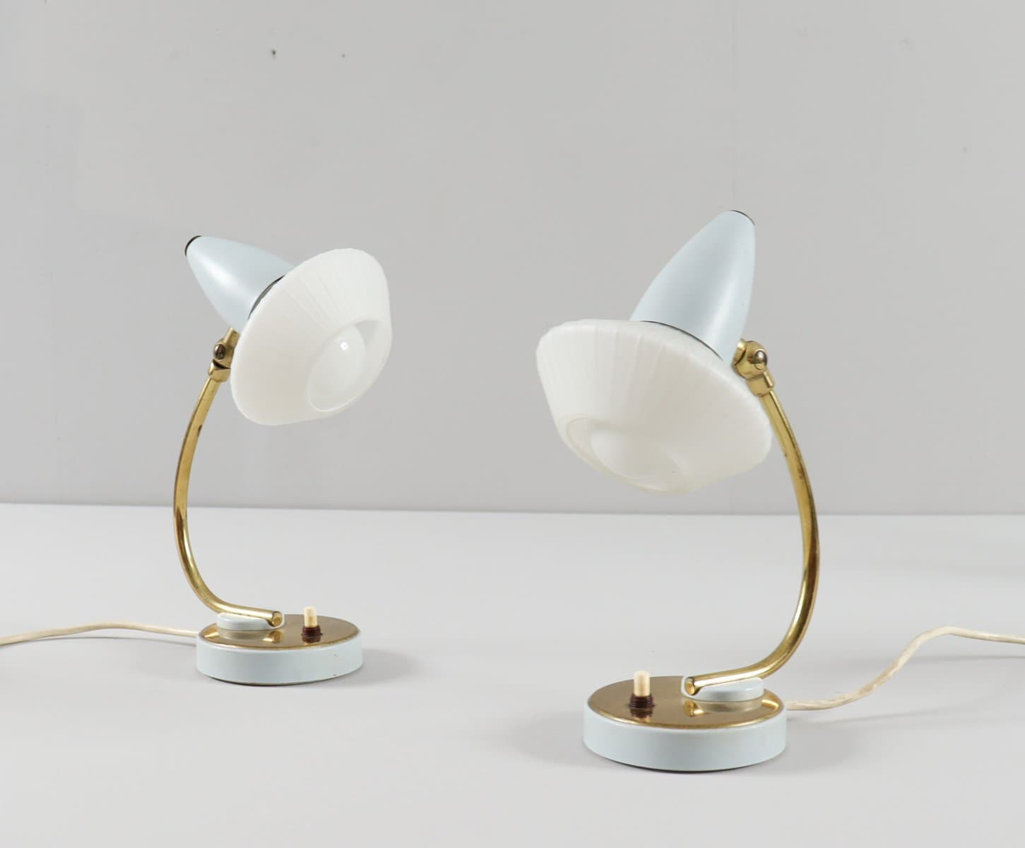 Para lamp stołowych Space Age, szkło opalowe niebieskie, mosiądz złoty, aluminium niebieski, Francja, lata 60. - 277009