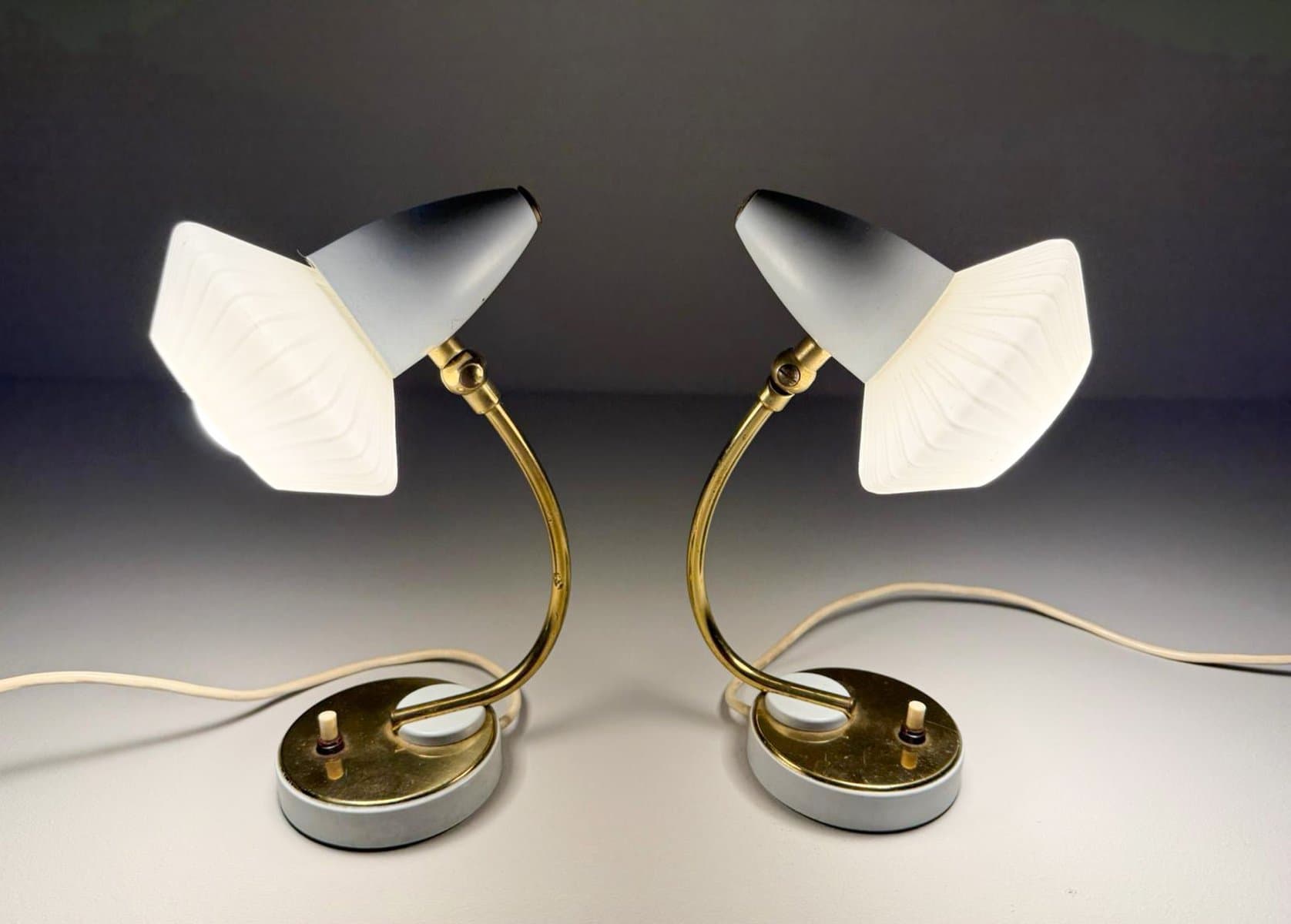 Para lamp stołowych Space Age, szkło opalowe niebieskie, mosiądz złoty, aluminium niebieski, Francja, lata 60. - 277014