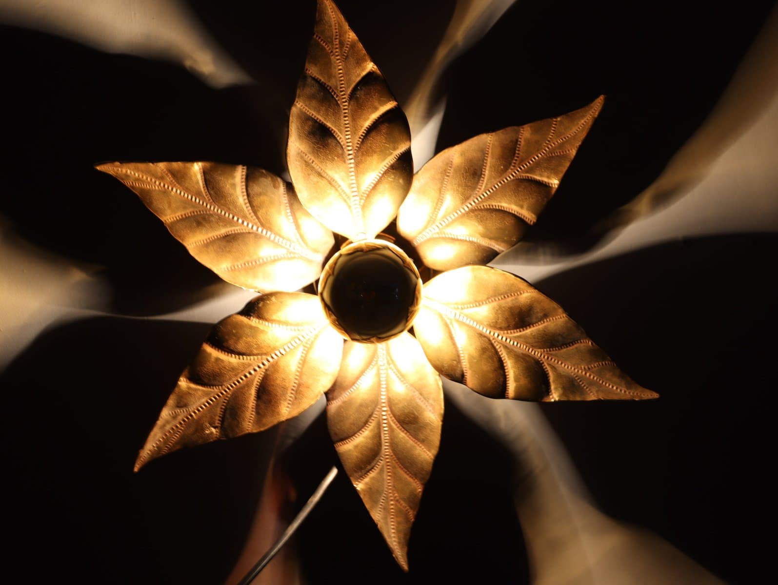 Para kinkietów Hollywood Regency, złoty, mosiądz, proj. W. Daro, Belgia, lata 70. - 276974