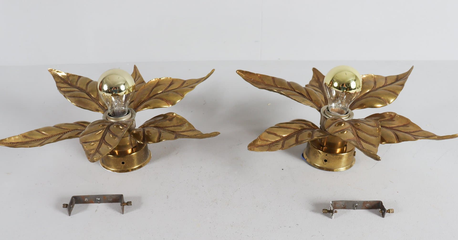 Para kinkietów Hollywood Regency, złoty, mosiądz, proj. W. Daro, Belgia, lata 70. - 276990