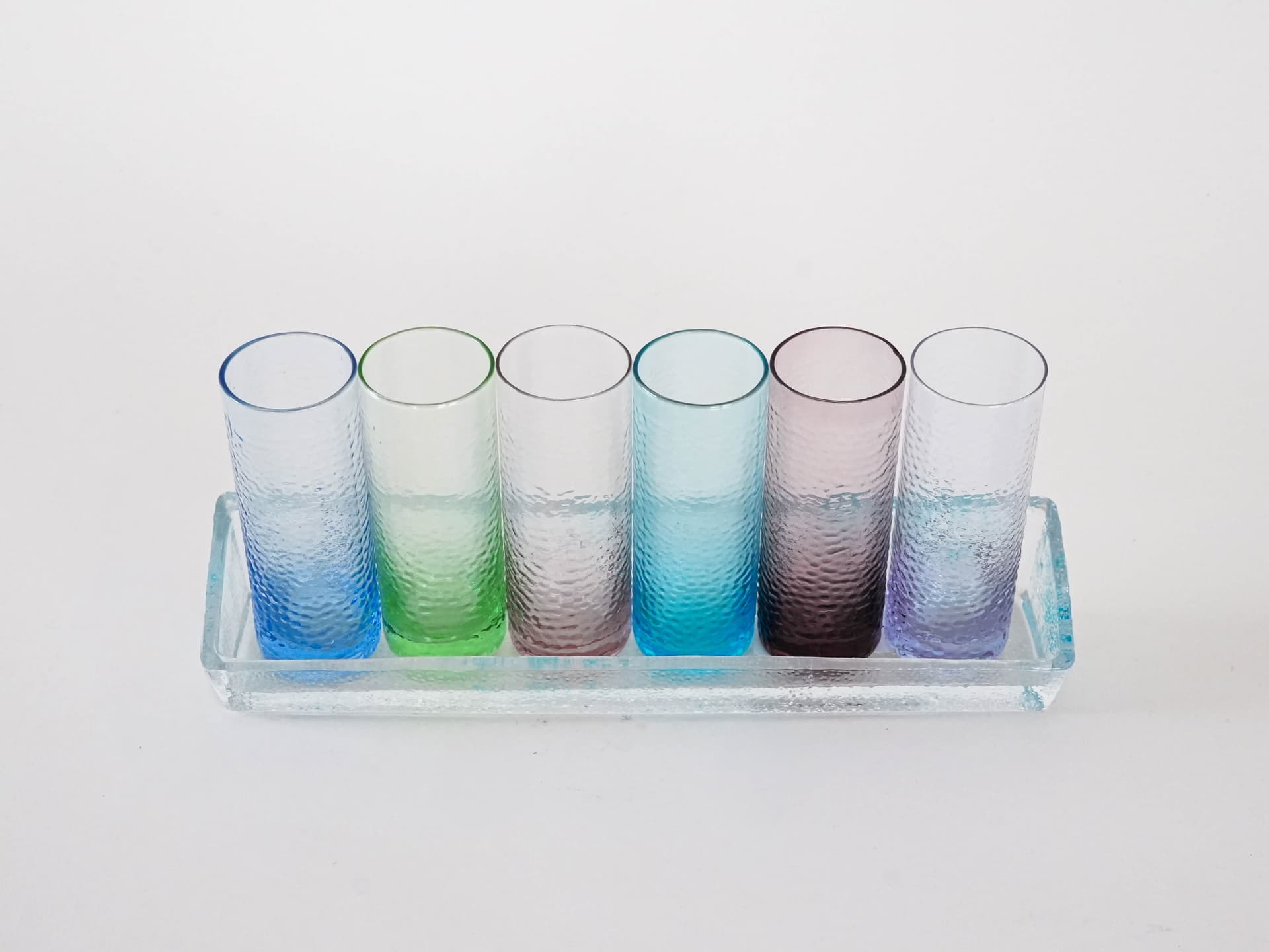 Komplet szklanek z tacą, multikolor, szkło, Włochy, lata 70. - 277188