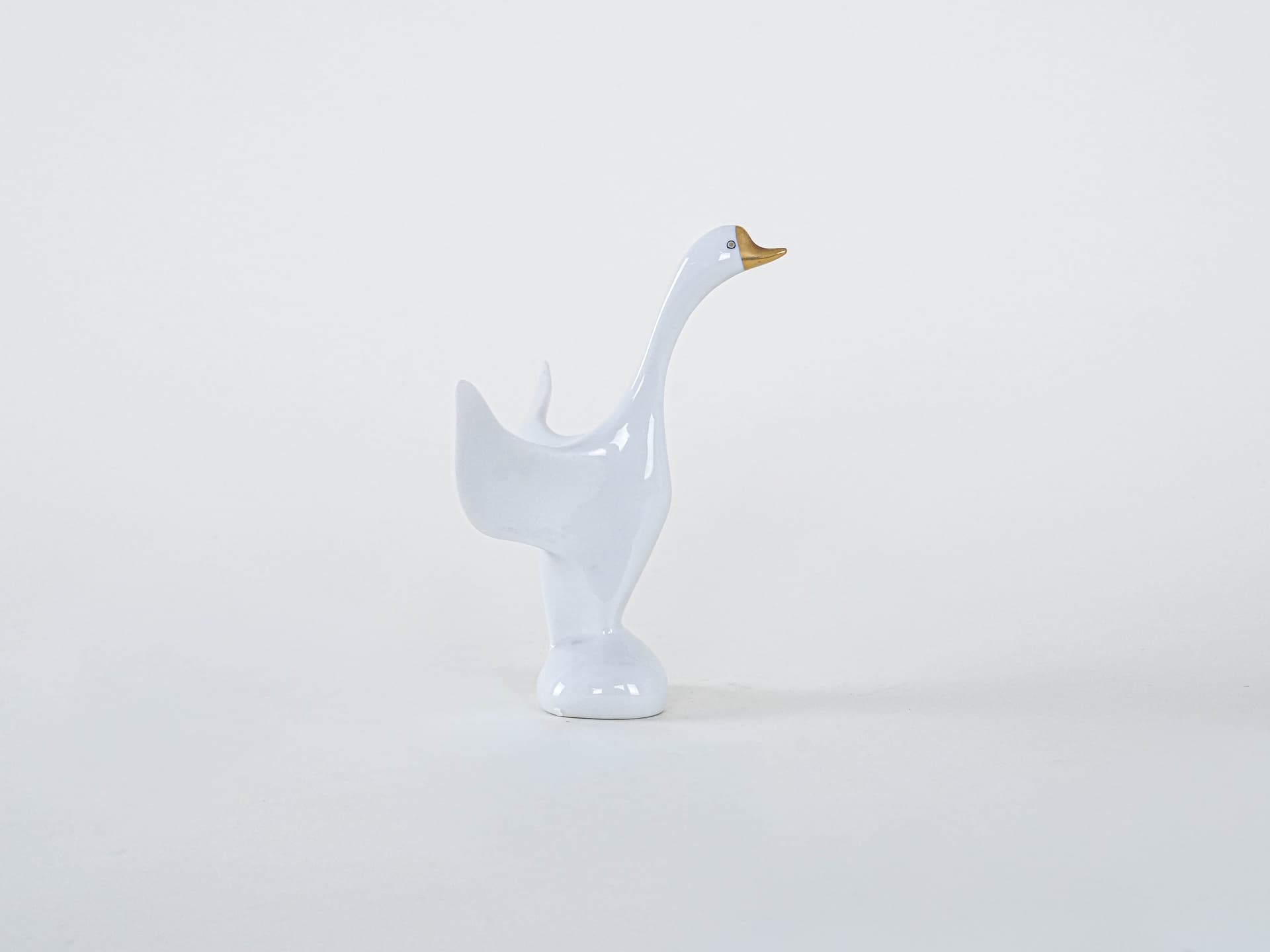 Figurka gęś, biała, porcelana, Holloháza, Węgry, lata 60. - 277247