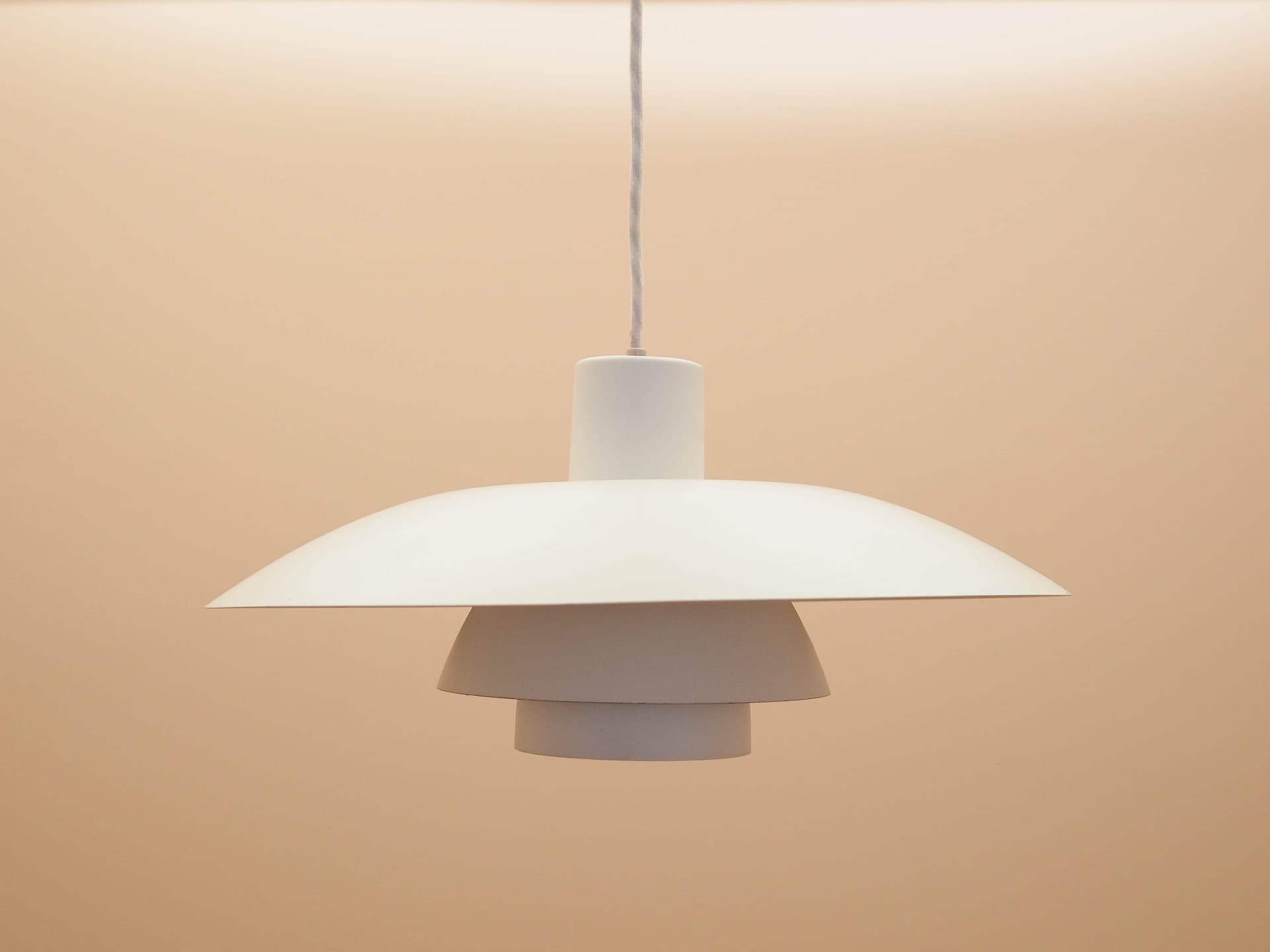 Lampa wisząca PH 4/3, biały, metal, proj. P. Henningsen, Louis Poulsen, Dania, lata 60. - 277413