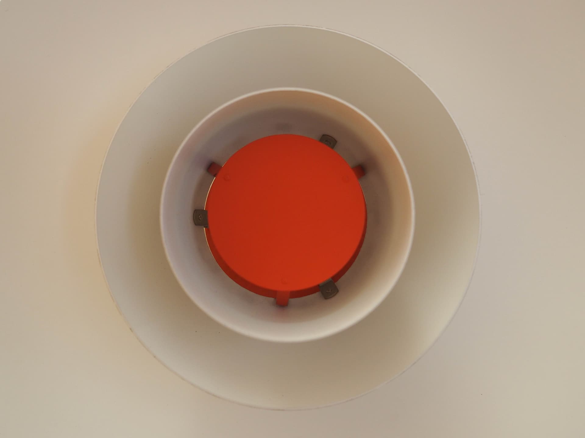 Lampa wisząca PH 4/3, biały, metal, proj. P. Henningsen, Louis Poulsen, Dania, lata 60. - 277418