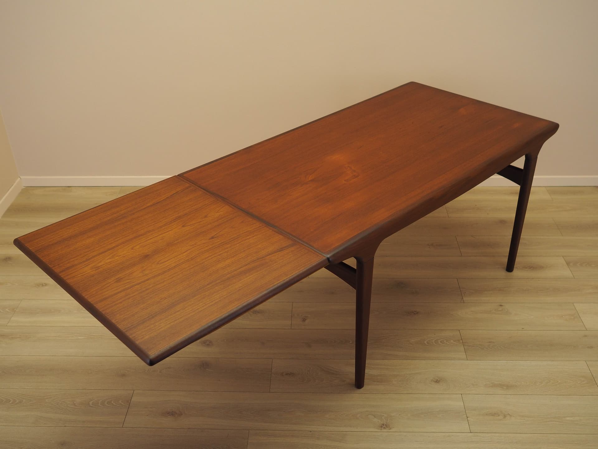 Stół, teak brązowy, proj. J. Andersen, Dania, lata 70. - 277435