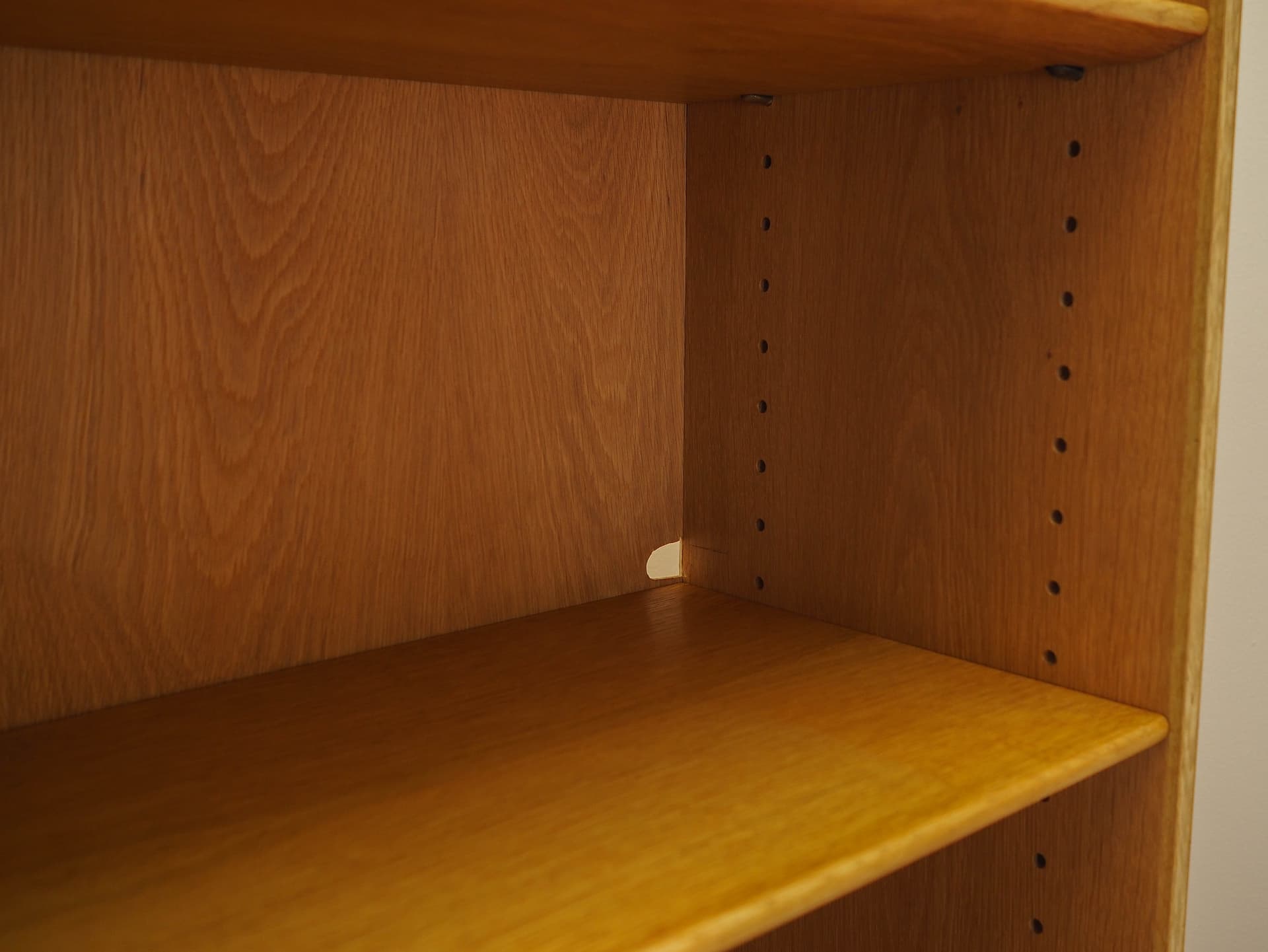 Biblioteczka, jesion brązowy, proj. B. Mogensen, Dania, lata 60. - 277457