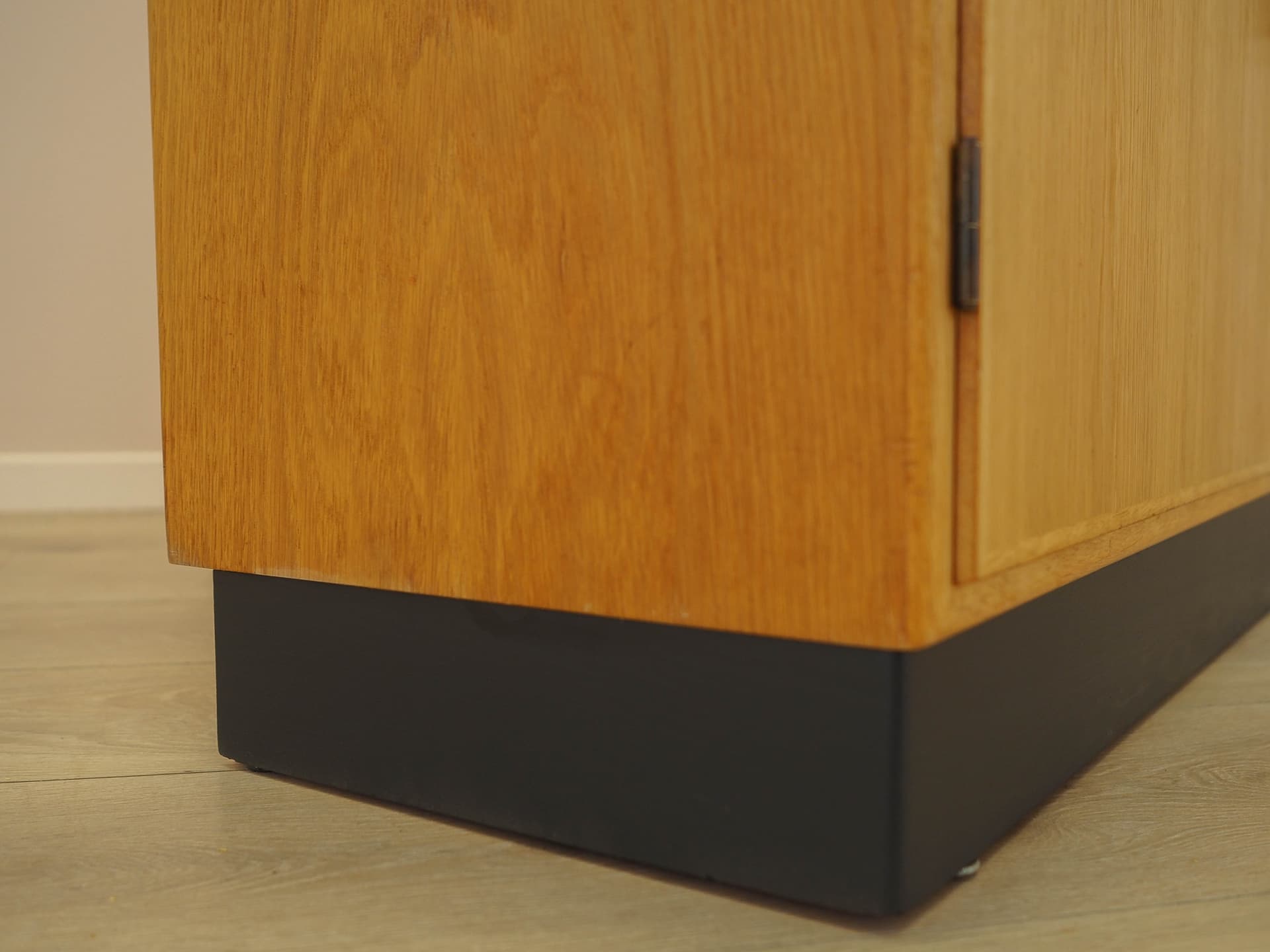 Biblioteczka, jesion brązowy, proj. B. Mogensen, Dania, lata 60. - 277460