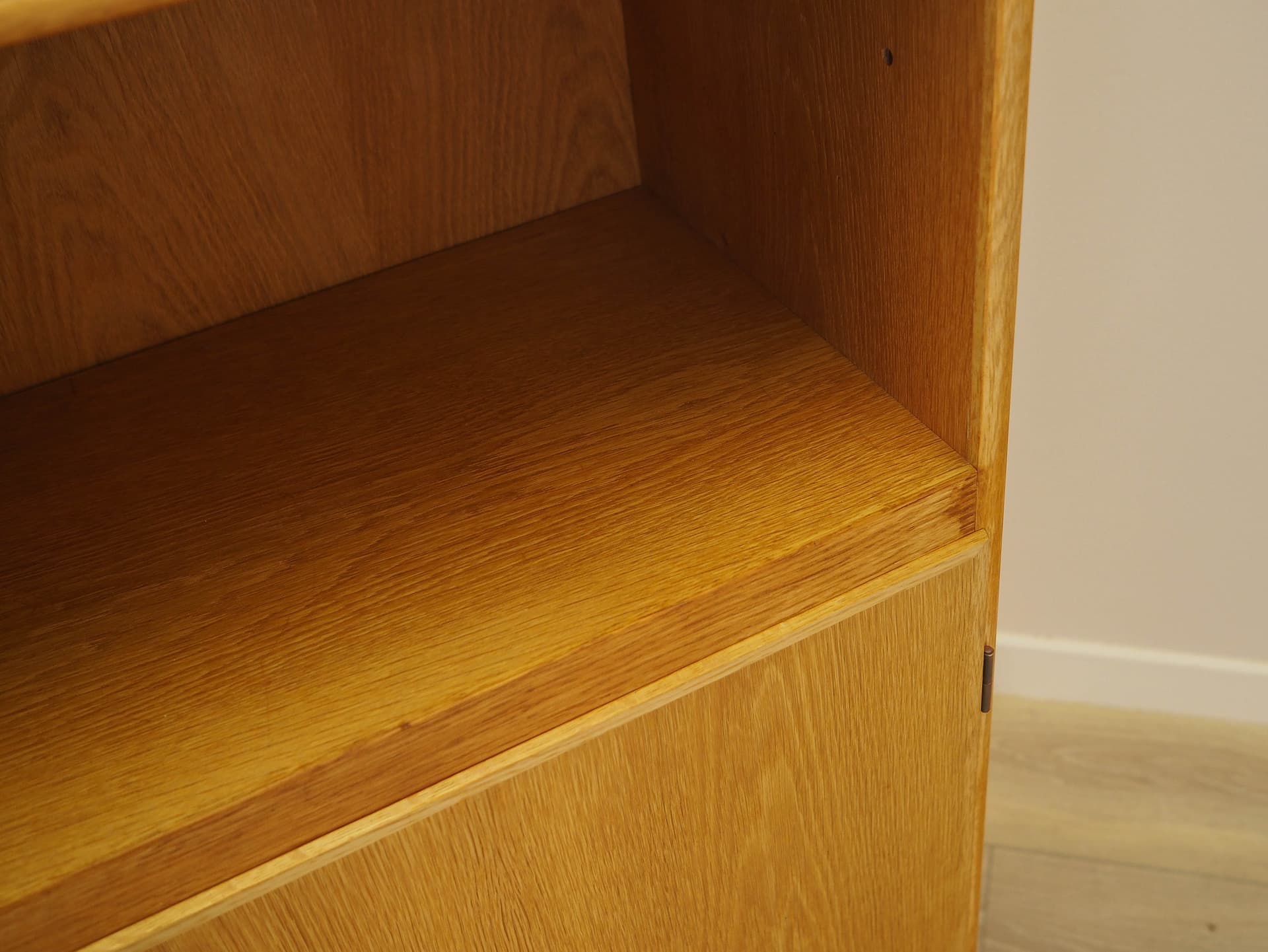 Biblioteczka, jesion brązowy, proj. B. Mogensen, Dania, lata 60. - 277461