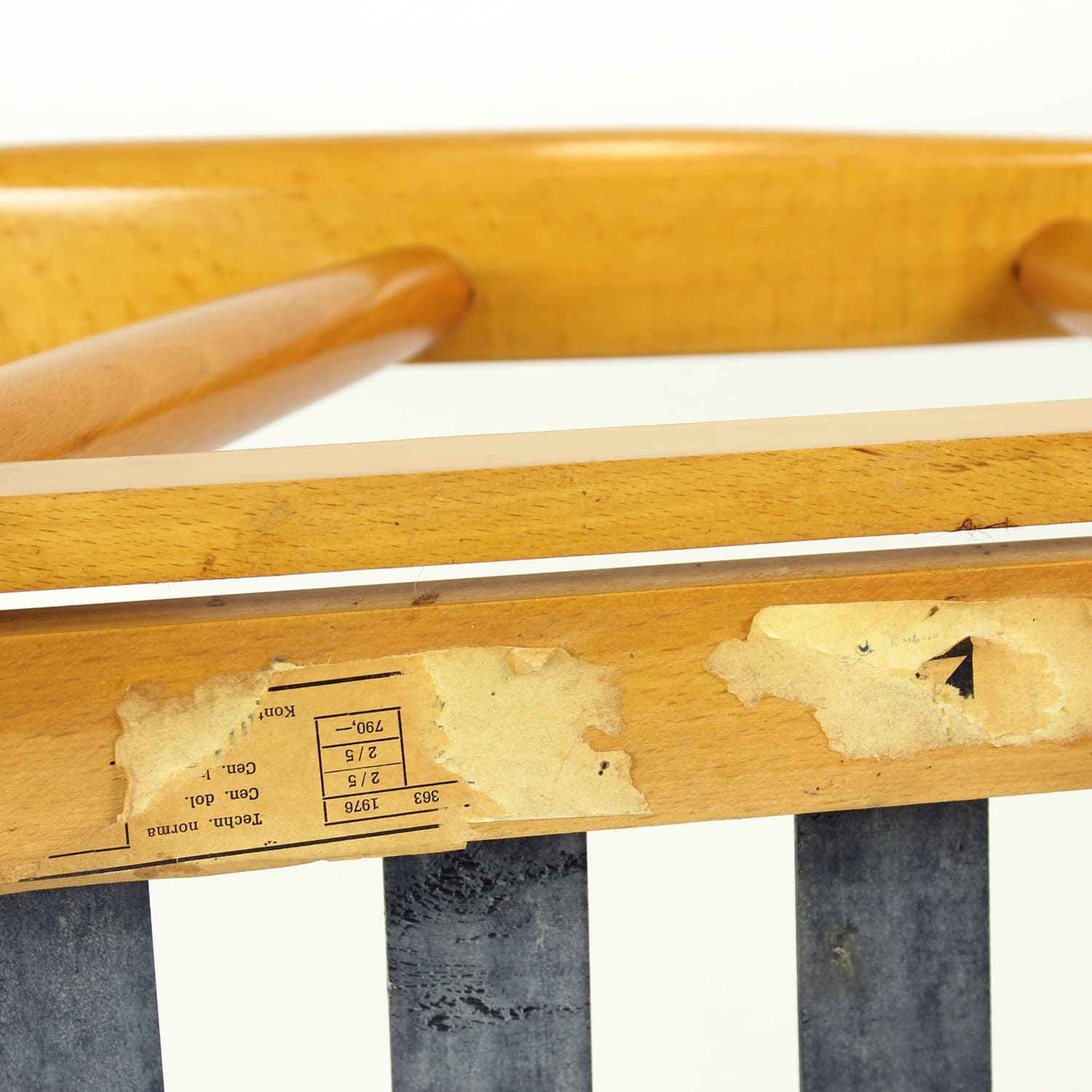 Fotel Boomerang, czerwony, drewno, proj. A. Suman, TON, Czechosłowacja, lata 60. - 277560