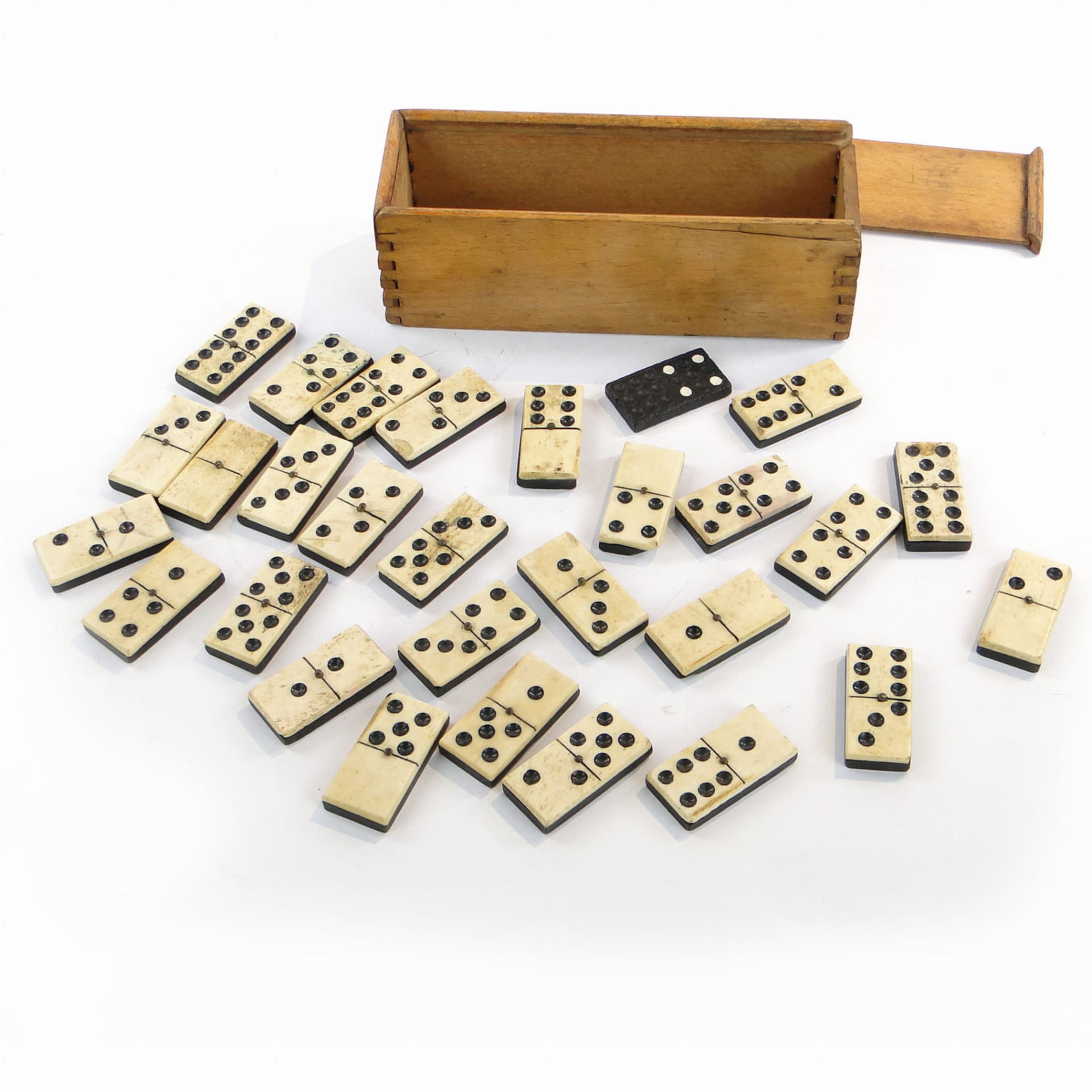 Domino set, brown, ebony bovine bone, Germany, early 20th c. - 277623
