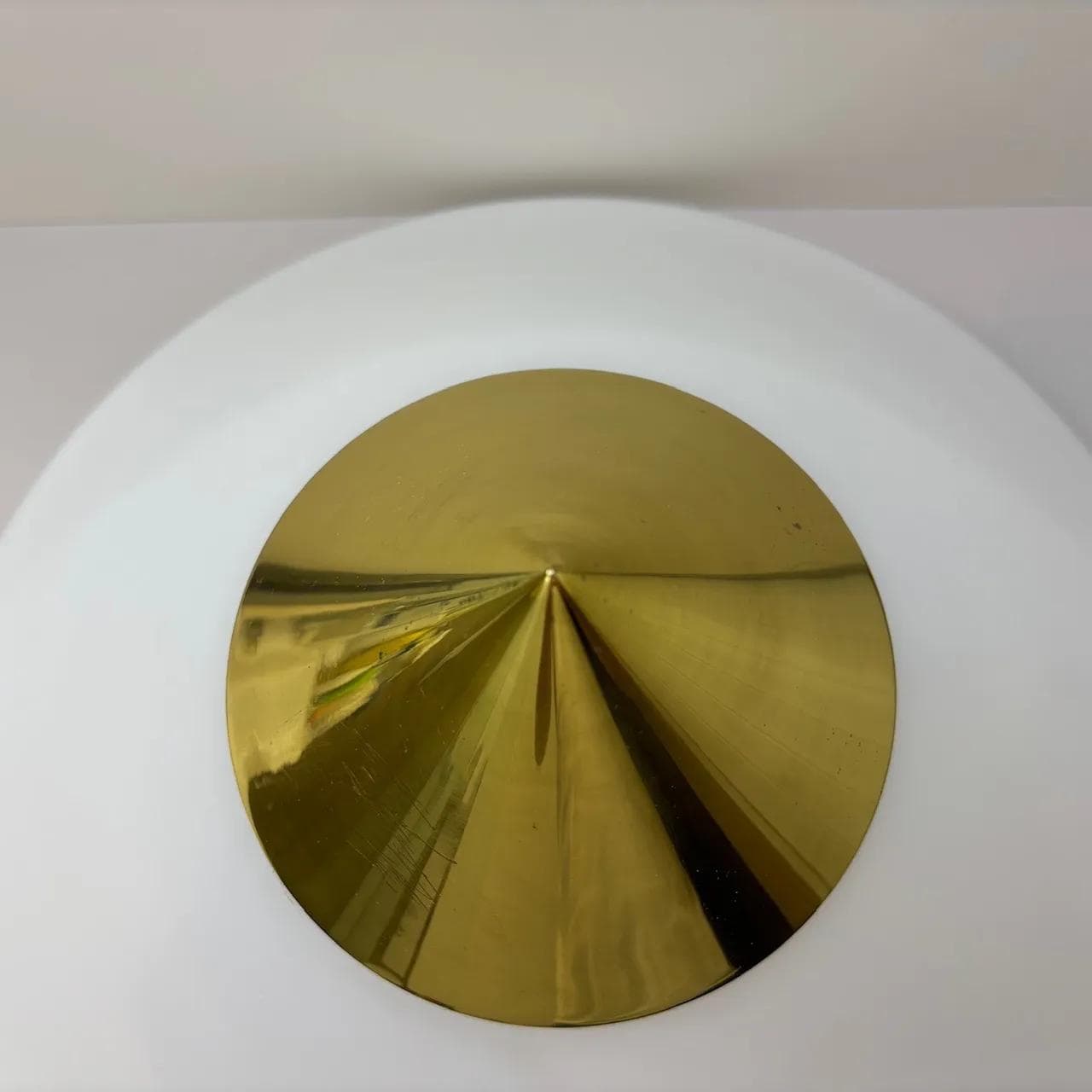 Plafon, szkło opalowe białe, mosiądz złoty, Glashutte Limburg, Niemcy, lata 70. - 20239