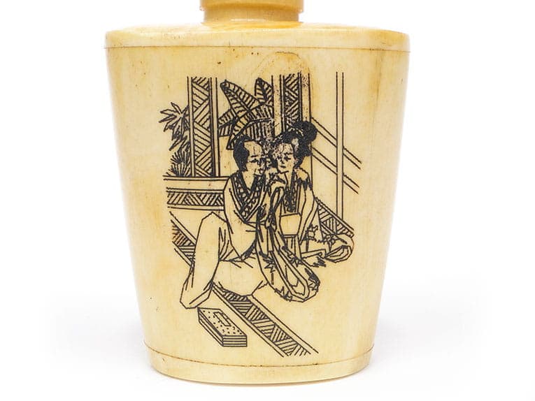 Tabakiera, motyw erotyczny, żółty, Chiny, lata 70. - 277809