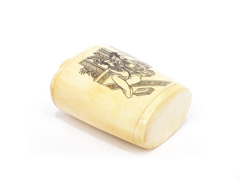 Tabakiera, motyw erotyczny, żółty, Chiny, lata 70. - 277810