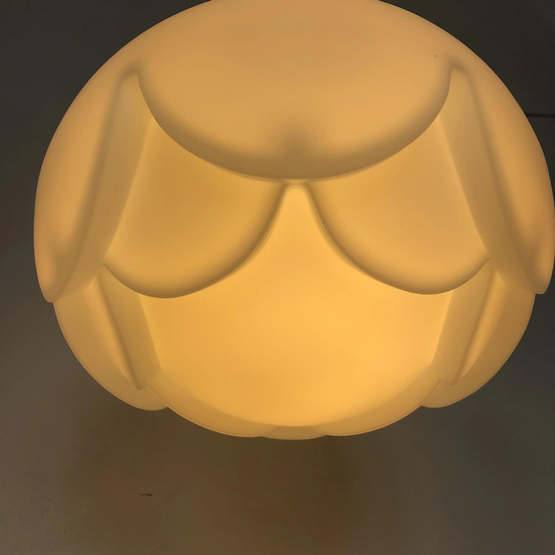 Lampa wisząca Seerose, szkło opalowe białe, stal chromowana, Peill&Putzler, Niemcy, lata 70. - 20218