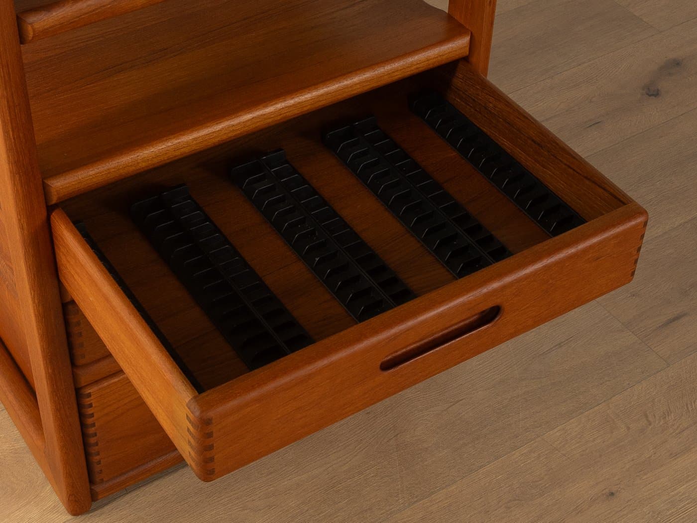 Regał HiFi, brązowy, orzech, Dyrlund, Dania, lata 60. - 281576