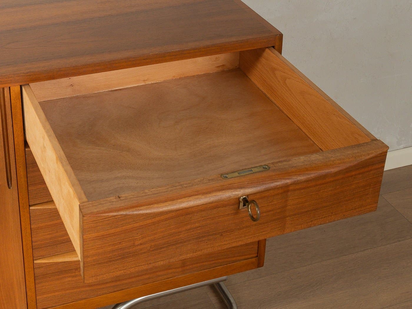 Kredens, orzech brązowy, stal nierdzewna, Niemcy, lata 50. - 281357