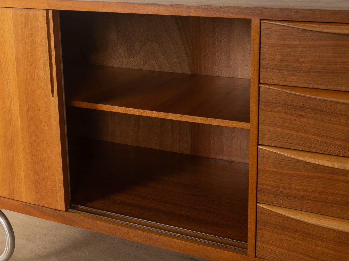 Kredens, orzech brązowy, stal nierdzewna, Niemcy, lata 50. - 281359