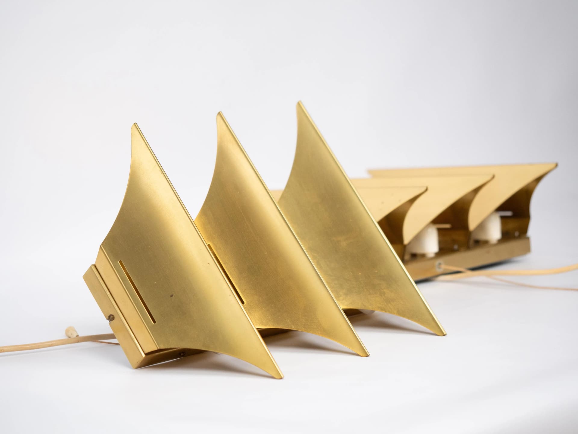 Mosiężne kinkiety Gothic 3, para, proj. B. Karlby dla Lyfa, Dania, lata 60. - 20578