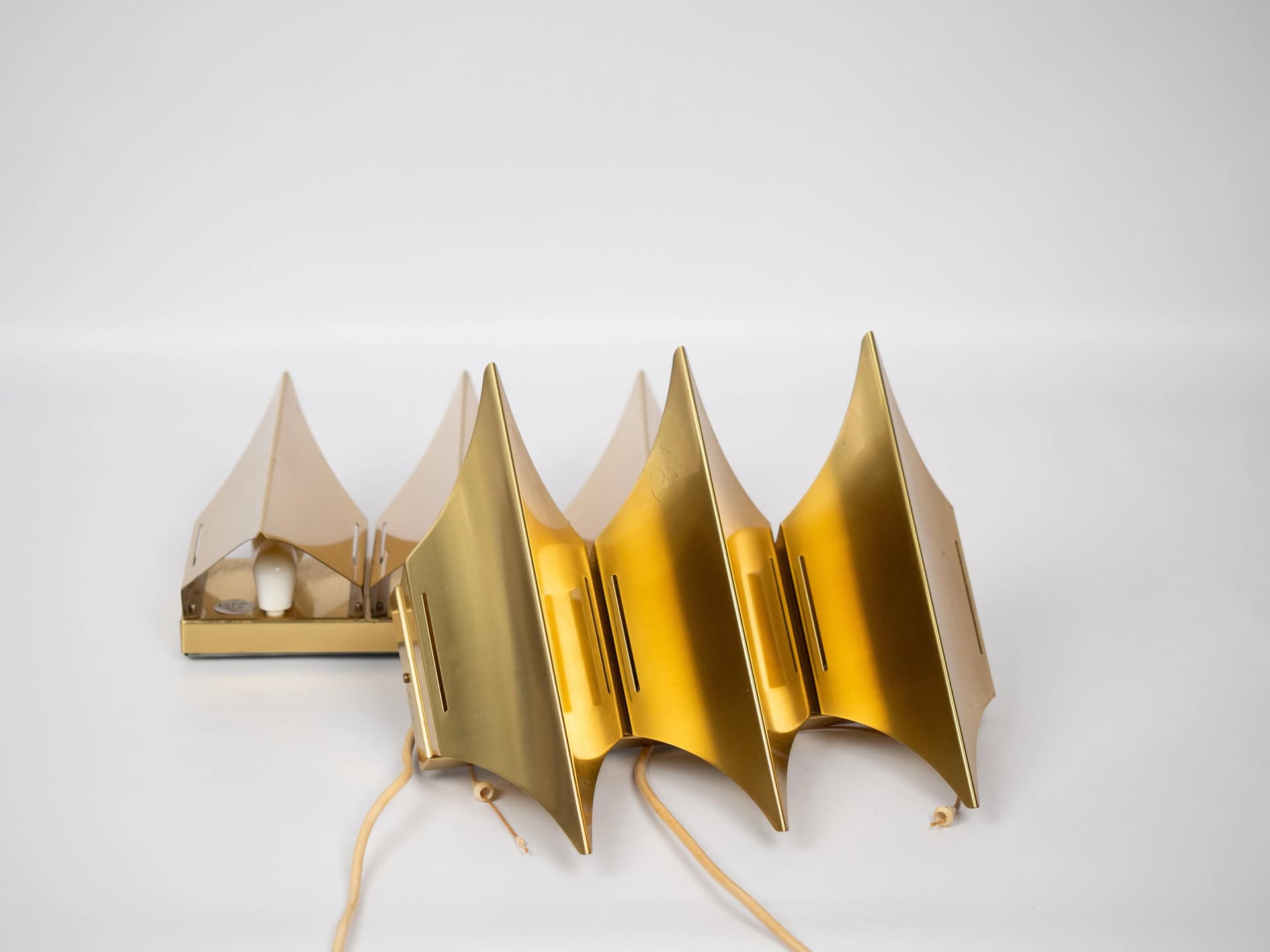 Mosiężne kinkiety Gothic 3, para, proj. B. Karlby dla Lyfa, Dania, lata 60. - 20581
