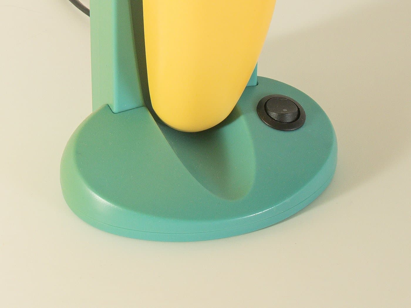 Desk Lamp Toucan, green yellow plastic, by H.T. Huang, Taiwan, 1980s. - 281153