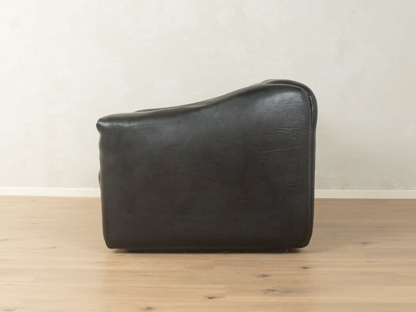Sofa DS-47, black leather, de Sede, Switzerland, 1970s. - 281141