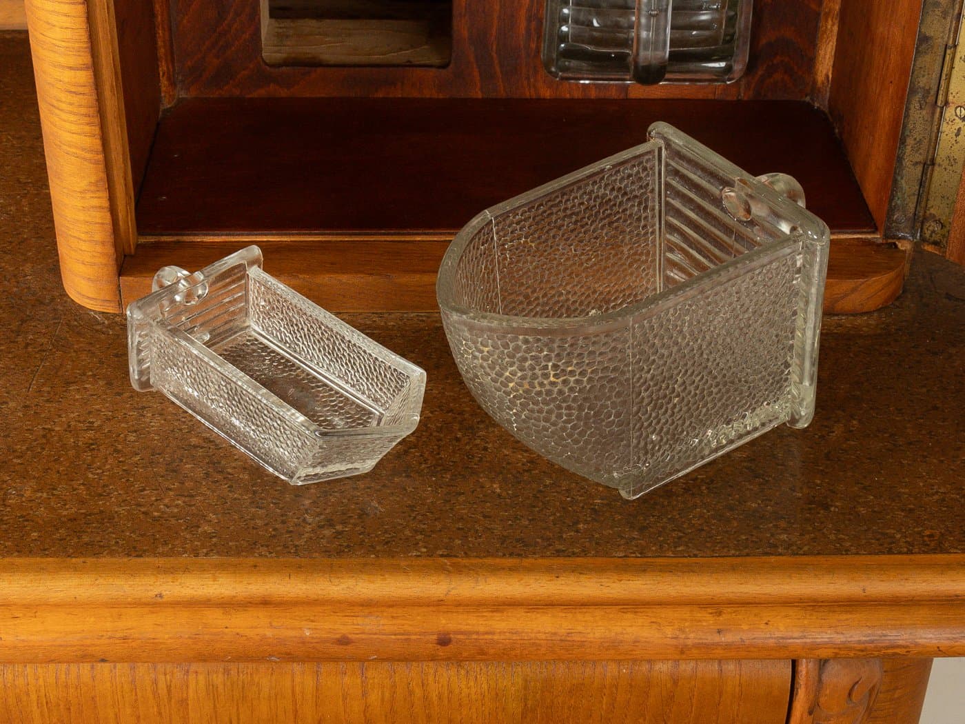 Kredens Art Deco, brązowy, orzech, szkło, porcelana, Niemcy, lata 20. - 280967