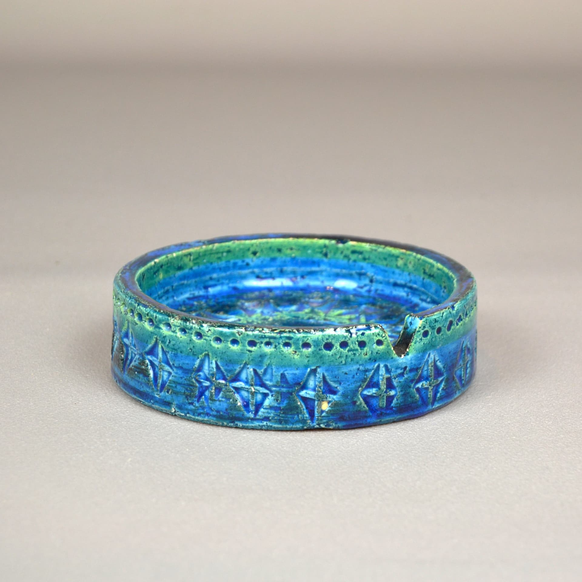 Popielniczka Rimini Blu, niebieska ceramika, proj. A. Londi, Bitossi, Włochy, lata 60. - 100