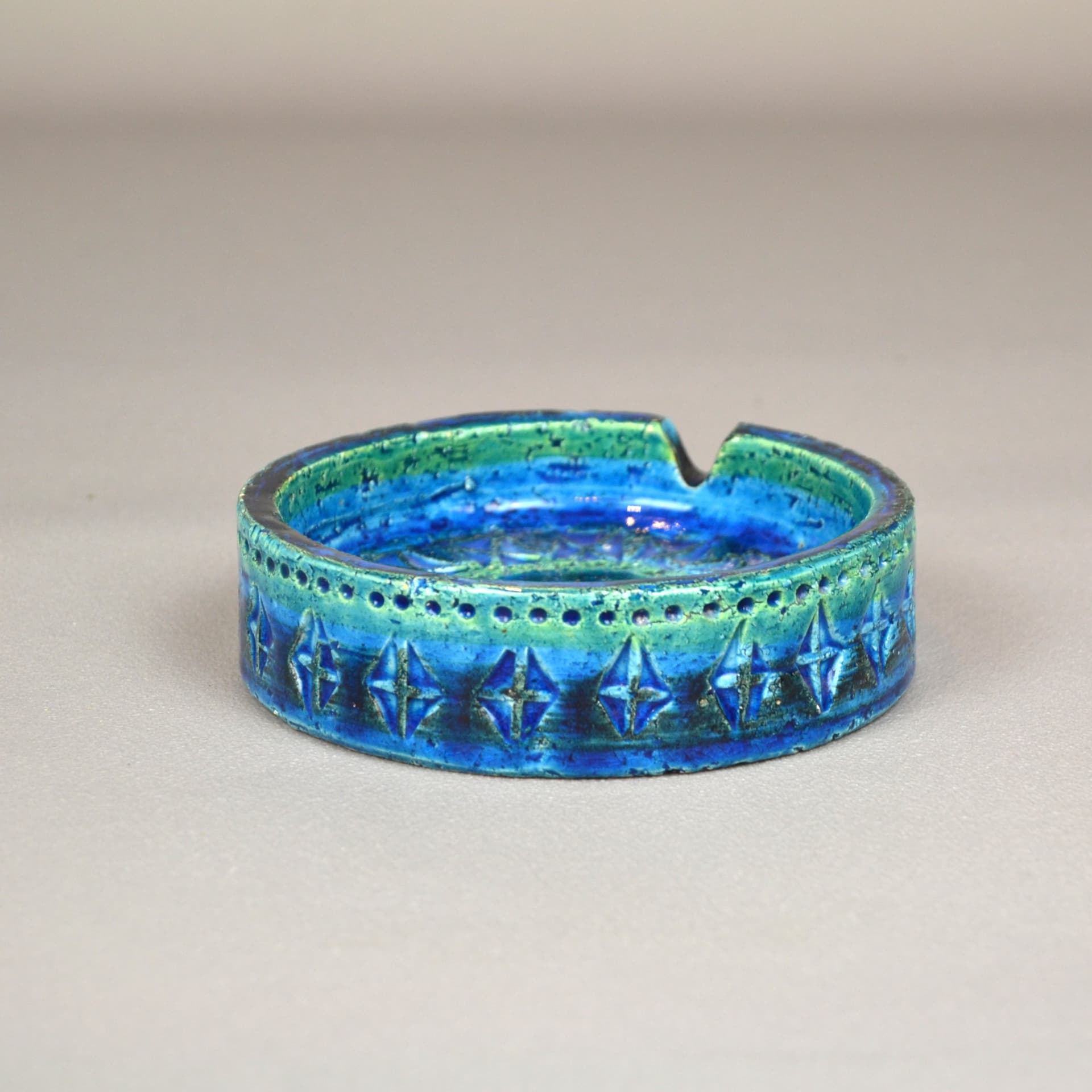 Popielniczka Rimini Blu, niebieska ceramika, proj. A. Londi, Bitossi, Włochy, lata 60. - 98