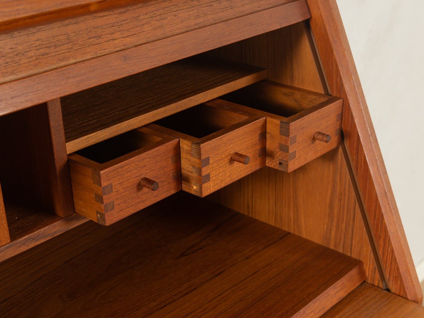 Sekretarzyk, teak brązowy, Dyrlund, Dania, lata 80. - 280893