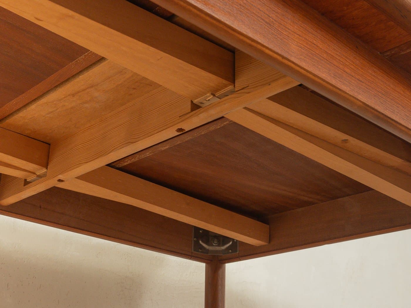 Stół jadalniany, teak brązowy, proj. P. Hundevad, Dania, lata 60. - 280825