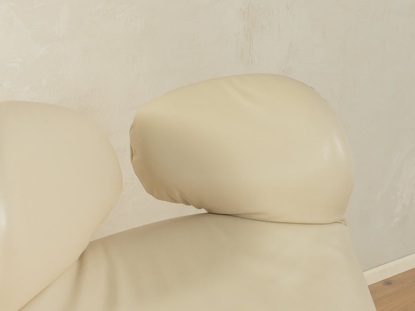 Fotel Wink, skóra biała, proj. T. Kita, Cassina, Włochy, lata 80. - 280685