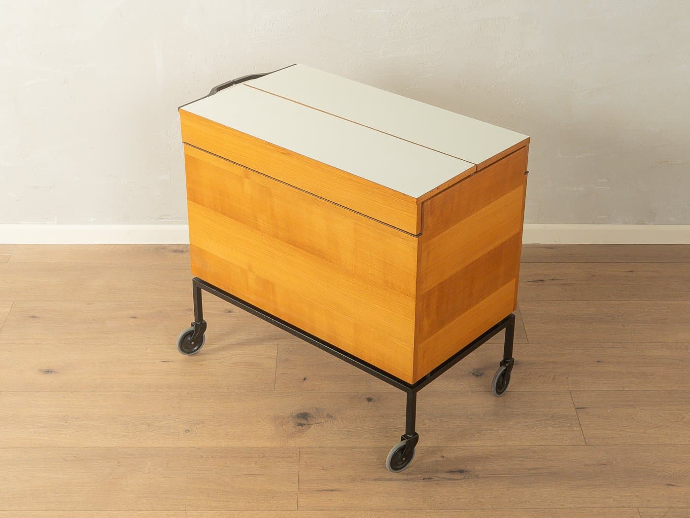 Barek na kółkach, teak brązowy, Niemcy, lata 60. - 280535