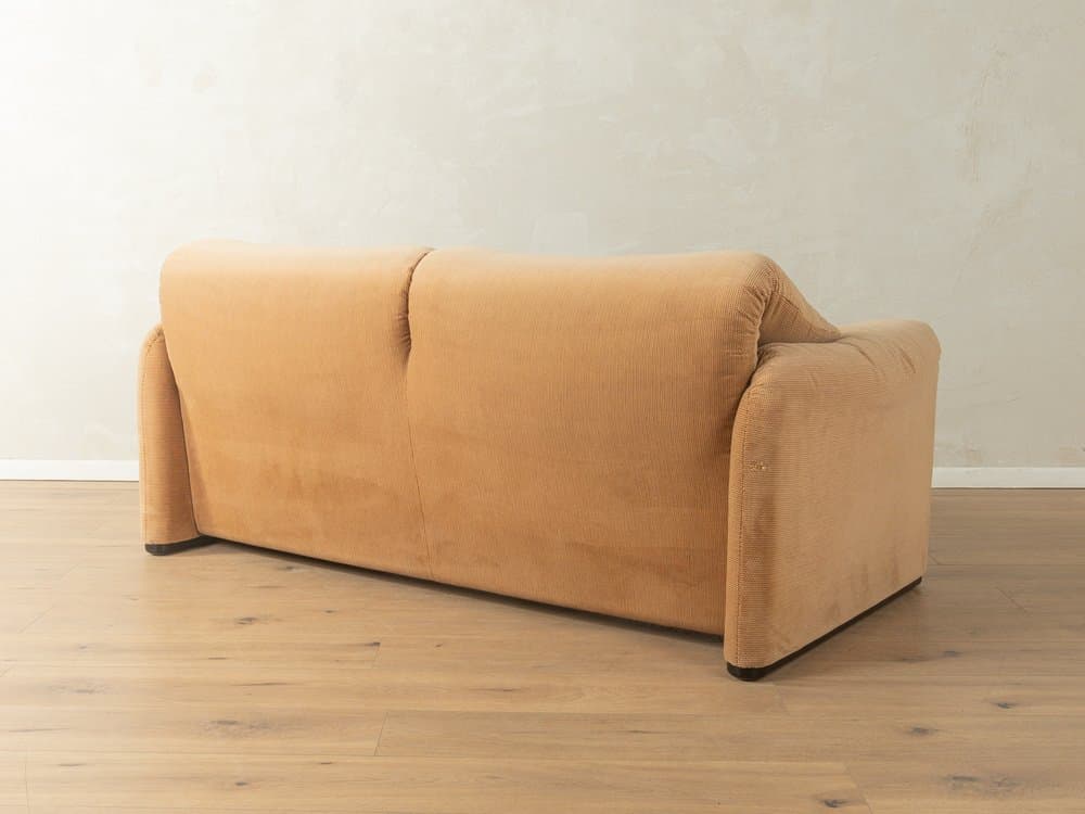 Sofa 675 Maralunga, sztruks beżowy, proj. V. Magistretti, Cassina, Włochy, lata 70. - 280275