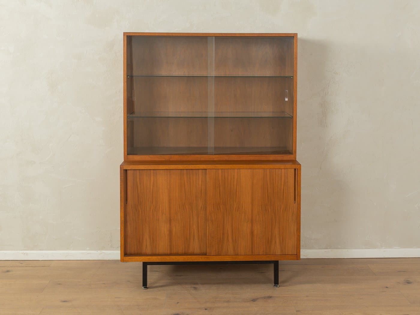 Witryna, orzech brązowy, szkło, stal czarna, Niemcy, lata 50. - 280236