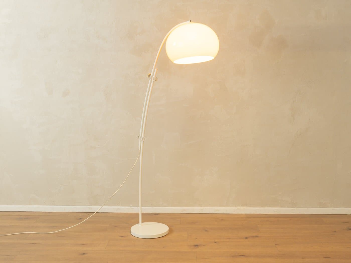 Floor lamp, white metal, yellow plexiglass, Germany, 1970s. - 280216