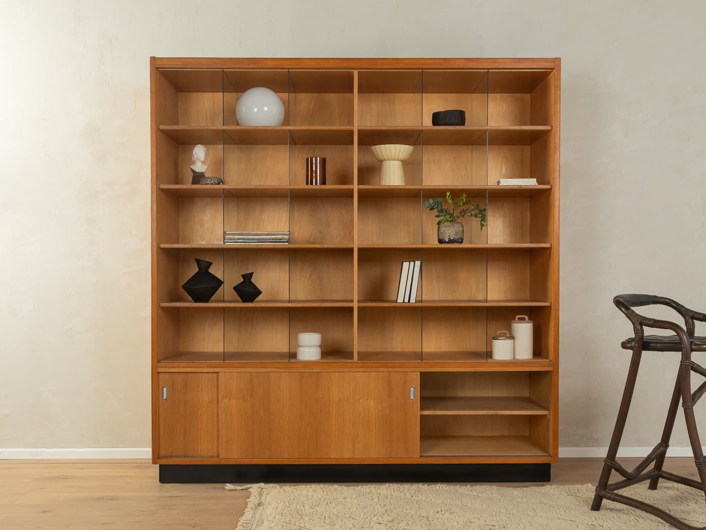 Witryna ekspozycyjna, brązowy, dąb, szkło, Niemcy, lata 50. - 279585