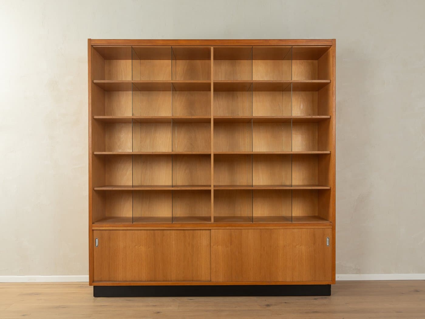 Witryna ekspozycyjna, brązowy, dąb, szkło, Niemcy, lata 50. - 279591