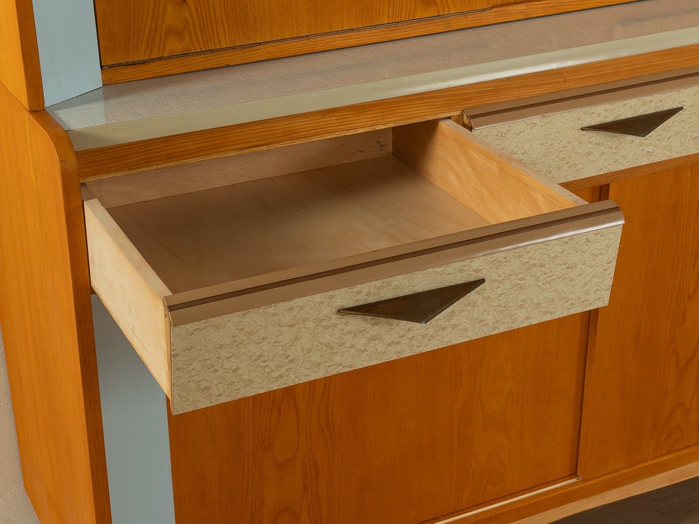 Kredens kuchenny, niebieski, jesion brązowy, szkło, Niemcy, lata 60. - 279546