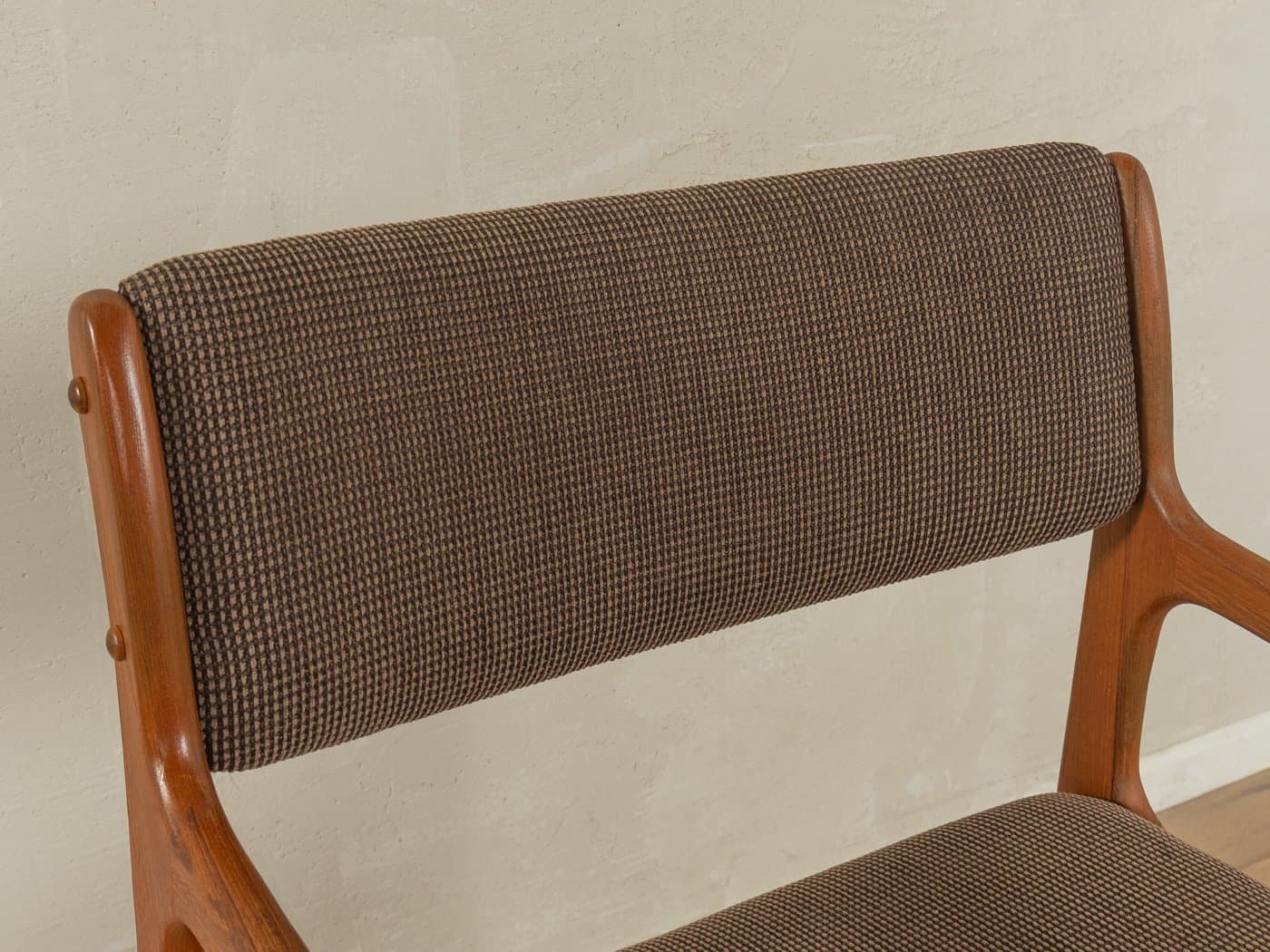 Zestaw czterech krzeseł jadalnianych, teak brązowy, tkanina brązowa, Dania, lata 60. - 279531