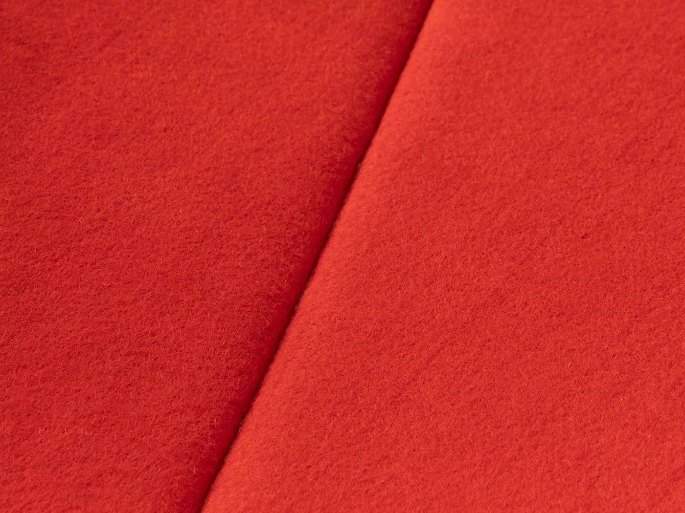 Fotel Diamond Chair HB_10, metal czarny, filc czerwony, proj. H. Bertoia, Knoll, Niemcy, lata 40. - 279386