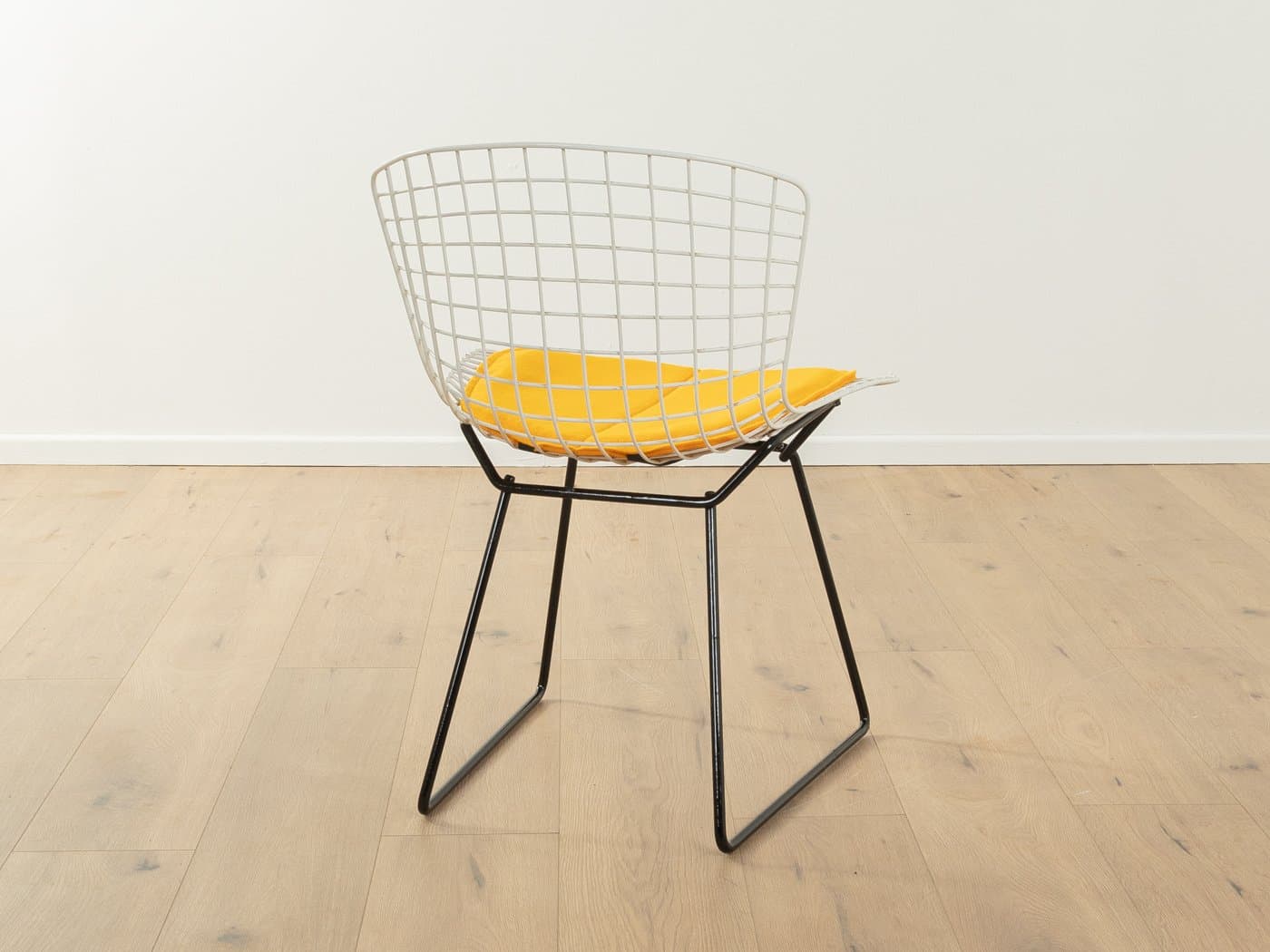 Krzesło 420, biały, żółty, czarny, proj. H. Bertoia, USA, lata 50. - 279376