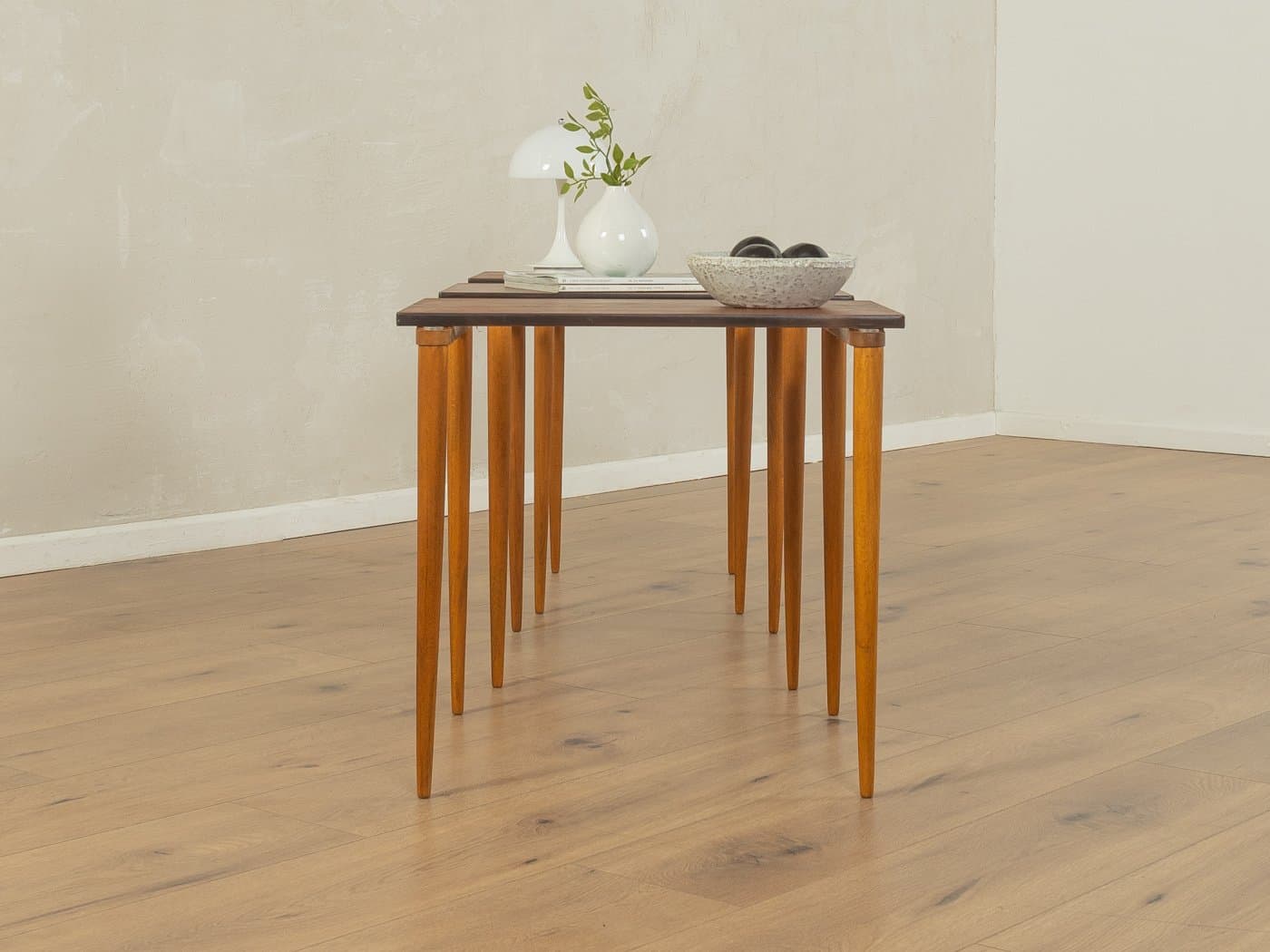 Zestaw trzech stolików wsuwanych, brązowy, buk, orzech, Dania, lata 60. - 279101