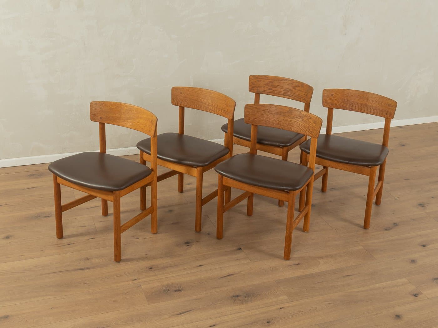 Zestaw pięciu krzeseł 3236, skóra ciemnobrązowa, dąb, proj. B. Mogensen, Fredericia, Dania, lata 50. - 279000